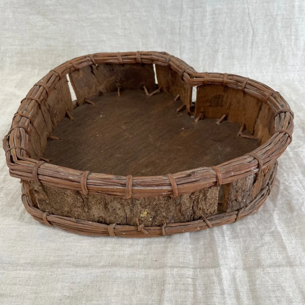 Vintage Heart Shaped Bark Basket Rustic Entryway Catchall Tray